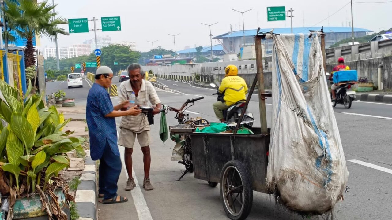 Setahun Program Jumat Berkah Wartawan Tak Ingin Putus Keliling Berbagi ke Penerima Manfaat di Kawasan Jabodetabek - Budayantara TV