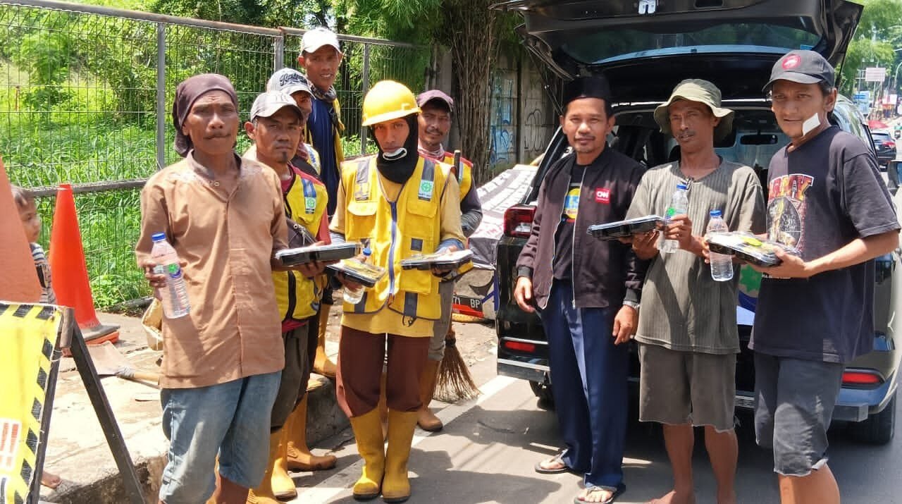 Program Jumat Berkah Wartawan : Mari Kita Belajar Tentang Rasa Lapar Dari para Pemulung - Budayantara TV