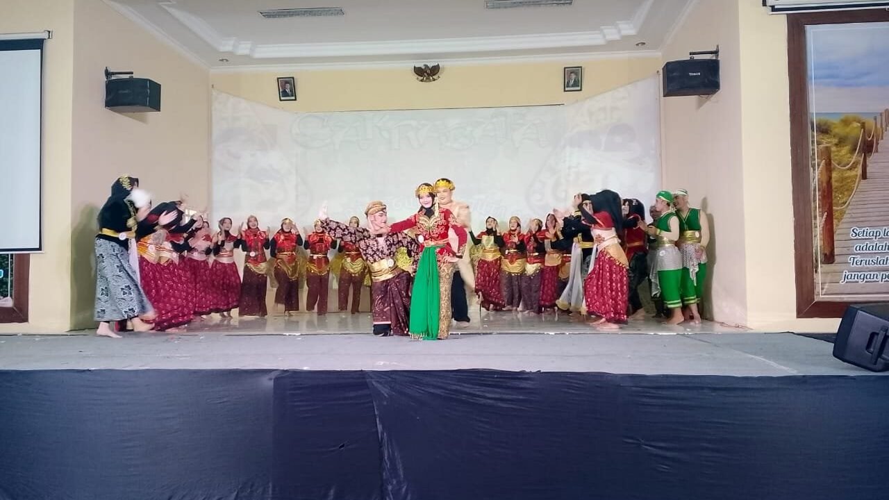 Pagelaran Cakrabrata MAN 1 Banyumas Tampilkan Kekayaan Seni dan Legenda Lokal - Budayantara TV