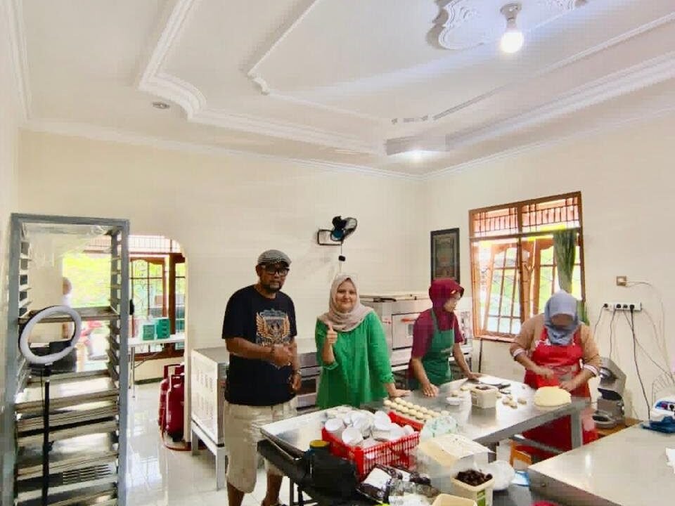 Kolaborasi Budaya untuk Rasa: Budayantara Kunjungi Dapur Bolu Chiffon Manja di Purwokerto - Budayantara TV