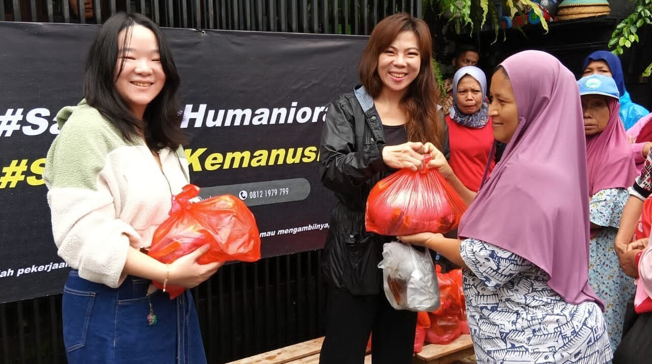 Maknai Usia sebagai Berkat, Adelaine Matthew Rayakan HUT ke-22 Bersama Pemulung dan Anak Jalanan - Budayantara TV