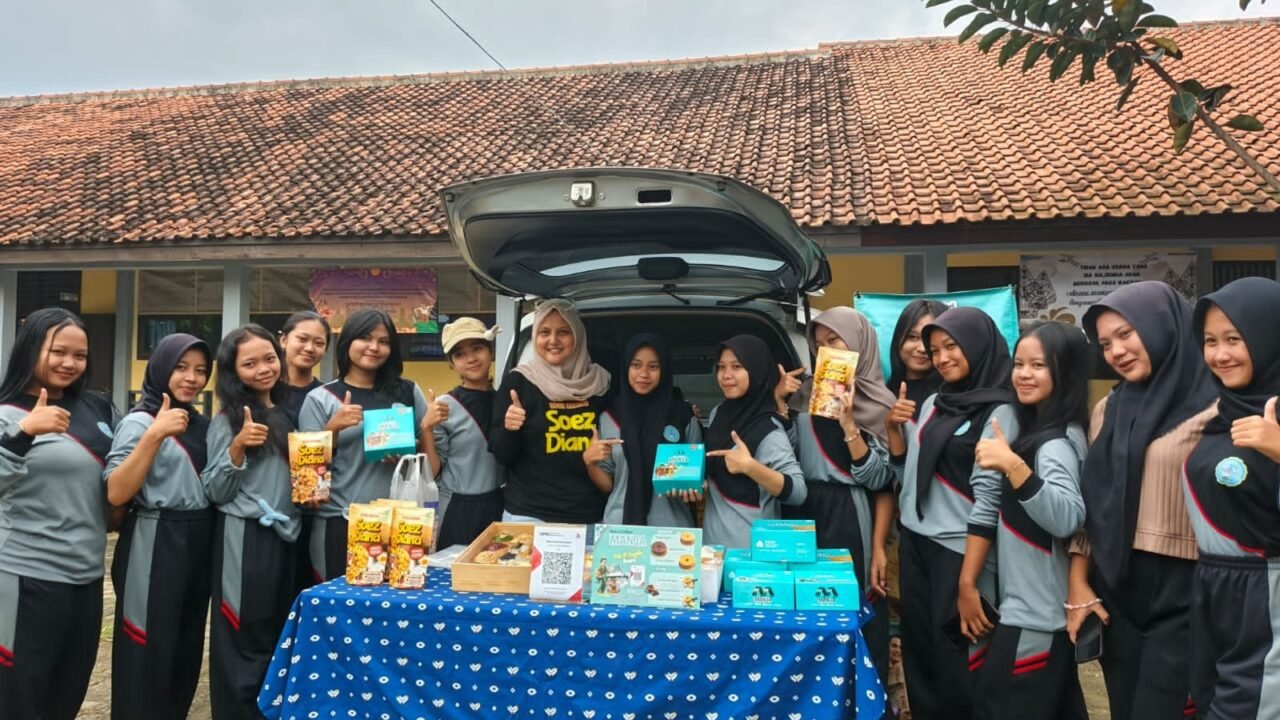 Apresiasi Semua Pihak, Bolu Chiffon Manja Edisi Calengsai Meriahkan HUT ke-48 SMKN 3 Banyumas - Budayantara TV