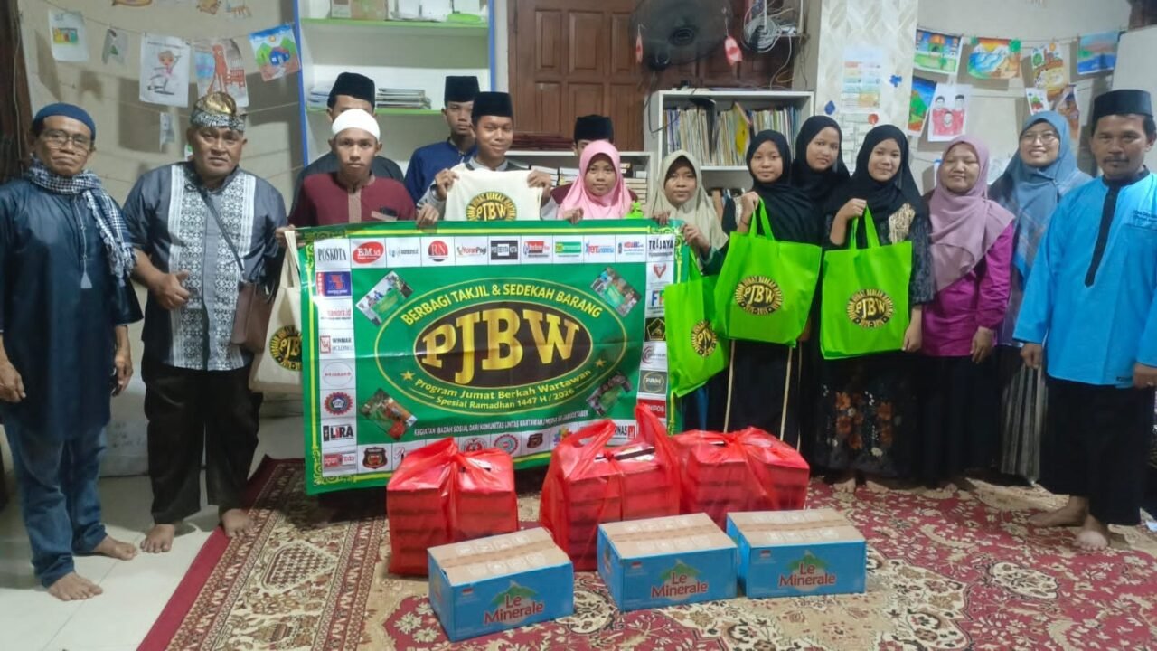 Program Jumat Berkah Wartawan (PKBW) Pekan Ke-64“Berbagi Takjil Ramadhan & Sedekah Barang”Ramadhan 1447 H / 2026 M - Budayantara TV