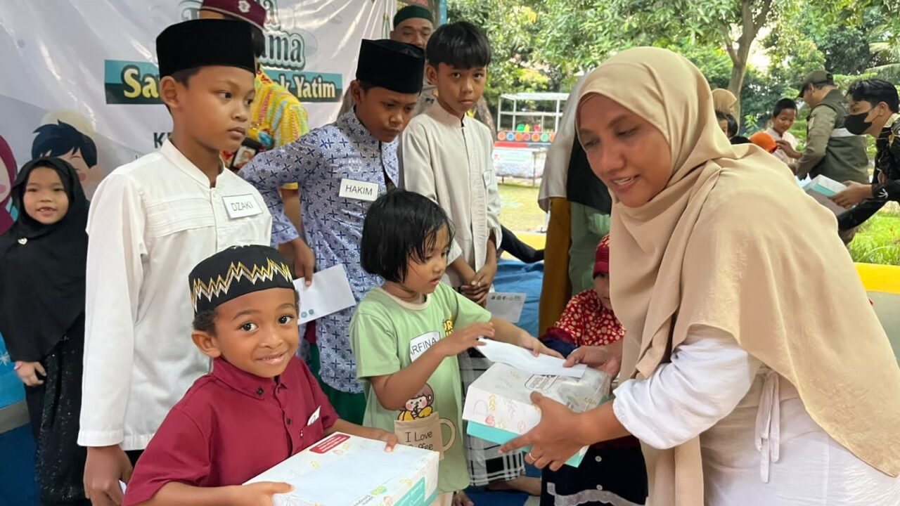Peduli dan Berbagi Warnai Kegiatan Buka Puasa Bersama dan Santunan Yatim Piatu di RPTRA Cempaka - Budayantara TV