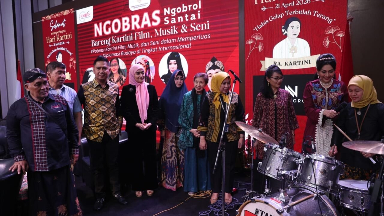 Diskusi NGOBRAS, Ngobrol Santai Bareng Kartini Film, Musik Dan Seni di Buka oleh Yayuk Sri Budi Rahayu. Sos.M.Pd, Kepala Bidang Humas dan Informasi Publik Kementerian Kebudayaan RI - Budayantara TV