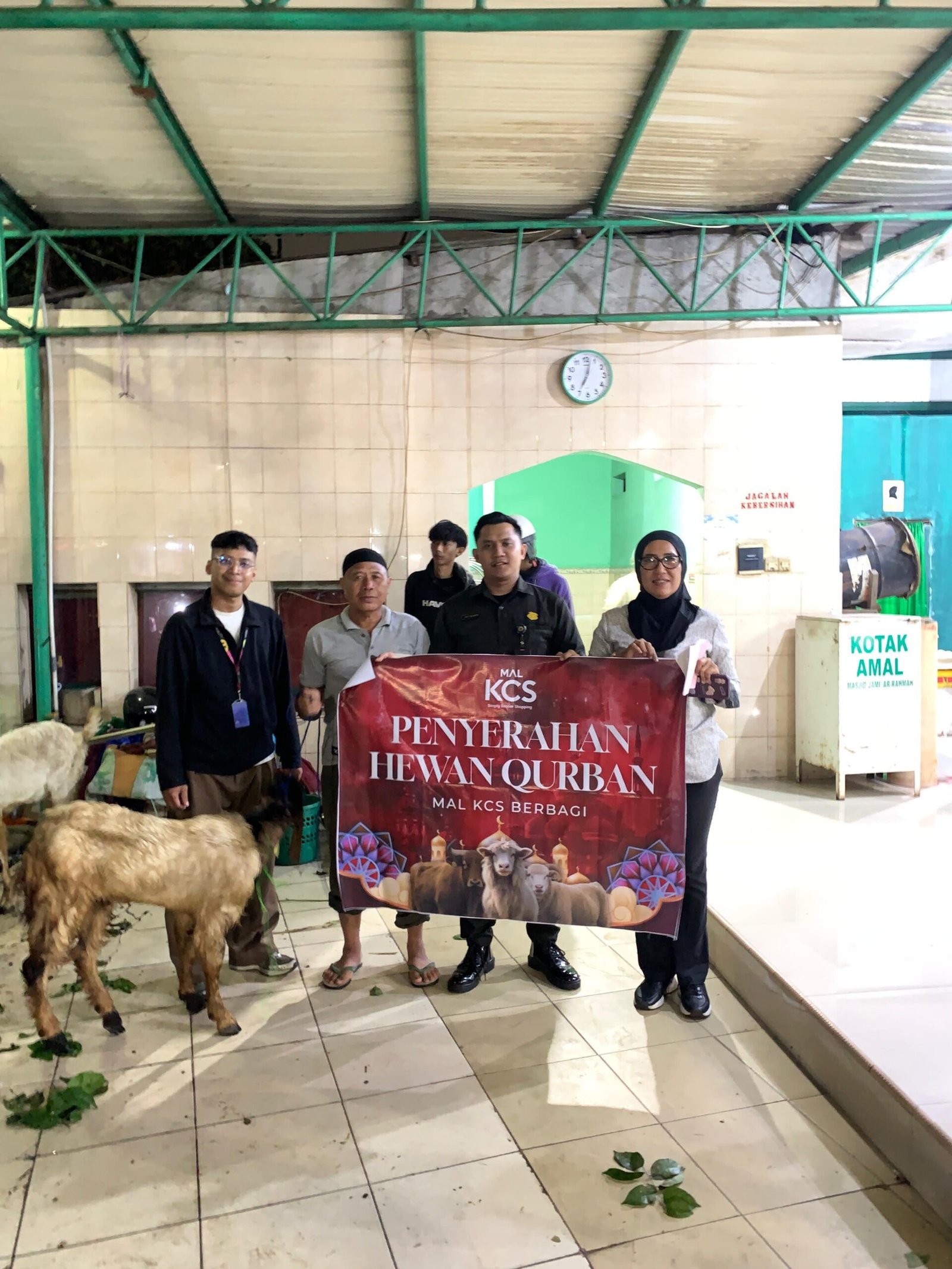KCS Tebar Kebaikan Idul Adha Lewat Penyaluran Hewan Kurban untuk Warga Jakarta Selatan
