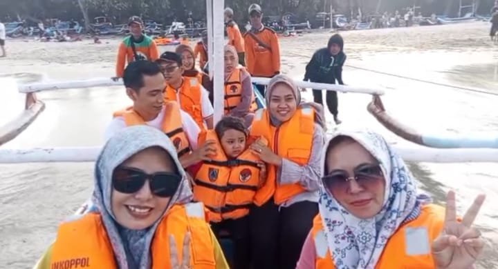Pantai Watu Ulo Jember tak Sekadar Indah, Kebijakan Satu Tiket Dinilai Sukses Hidupkan Ekonomi Warga - Budayantara TV