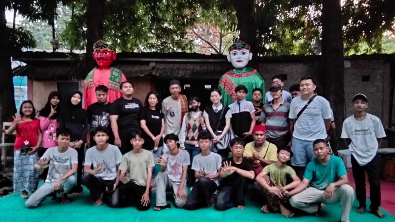 Mahasiswi Universitas Atma Jaya Belajar Budaya Betawi di Kampung Budaya Pencak Silat Beksi - Budayantara TV