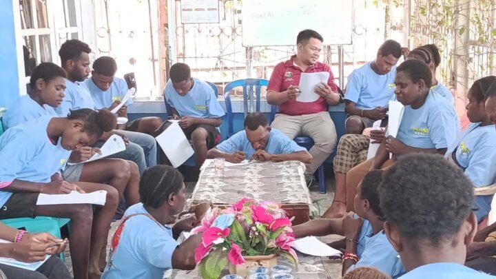 MPSI Perkuat Ketahanan Sosial Masyarakat Adat Papua, Peserta PKBM Wasur Dibekali Advokasi Non Litigasi dan Bantuan Pangan - Budayantara TV