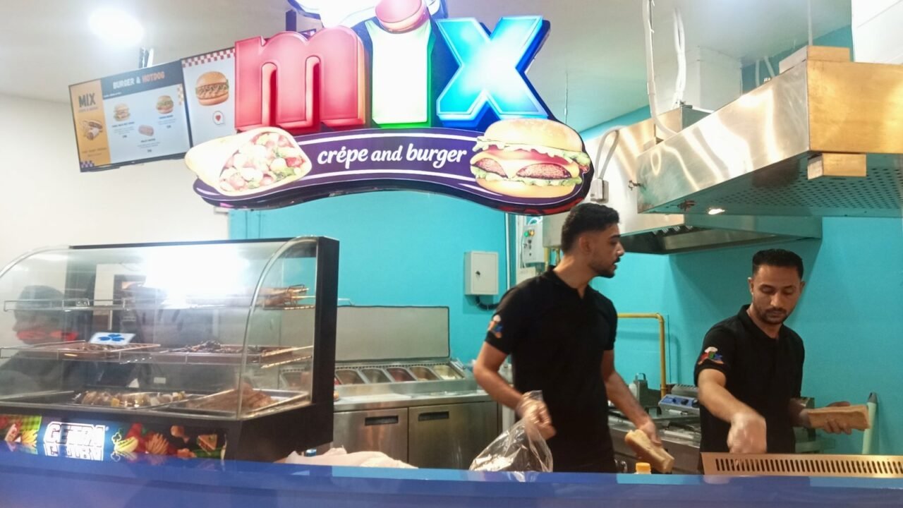 Mix Crêpe and Burger Hadir di Kuningan City Mall, Tawarkan Sensasi Kuliner Unik dengan Sentuhan Cita Rasa Arab - Budayantara TV