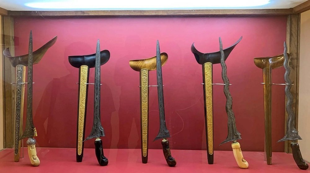 Keris: Lebih dari Senjata, Sebuah Pusaka Penuh Filosofi - Budayantara TV