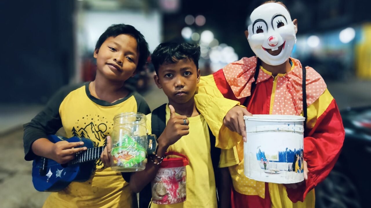 Mengawal Mereka Tetap Kreatif dan Mandiri dengan Mengamen - Budayantara TV