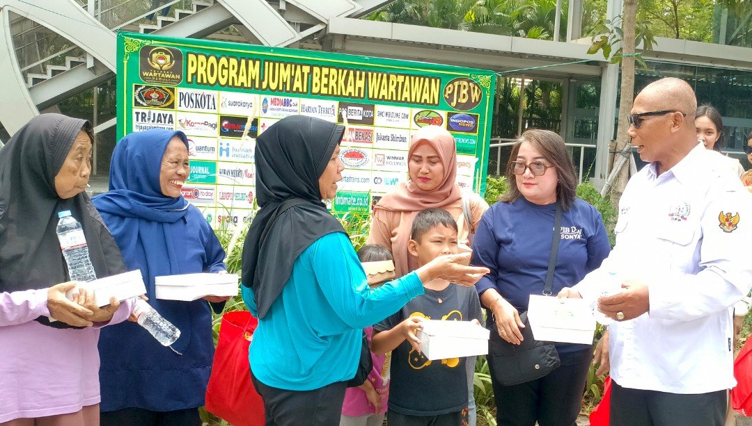 Menebar Kebaikan di Tanjung Barat Jaksel, PJBW & GPIB Berbagi Ratusan Paket Nasi Siap Saji ke Para Penerima Manfaat - Budayantara TV