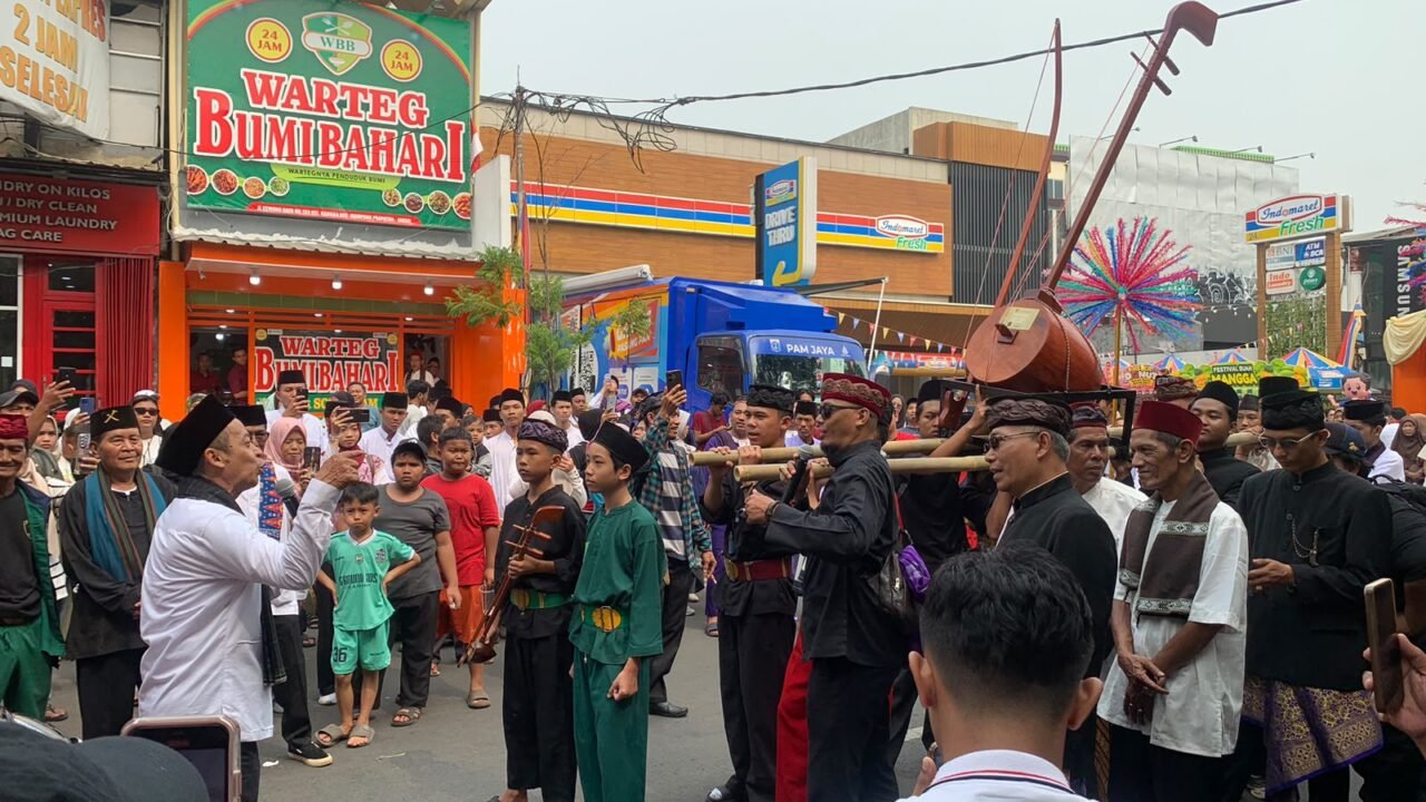 Festival Palang Pintu Kemang ke-17: Ketika Tradisi Betawi Bertemu Tehyan Raksasa - Budayantara TV